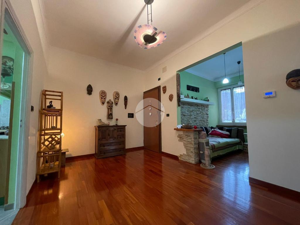 2 Schlafzimmer Wohnung in Genoa, Italy, Nr. 221292