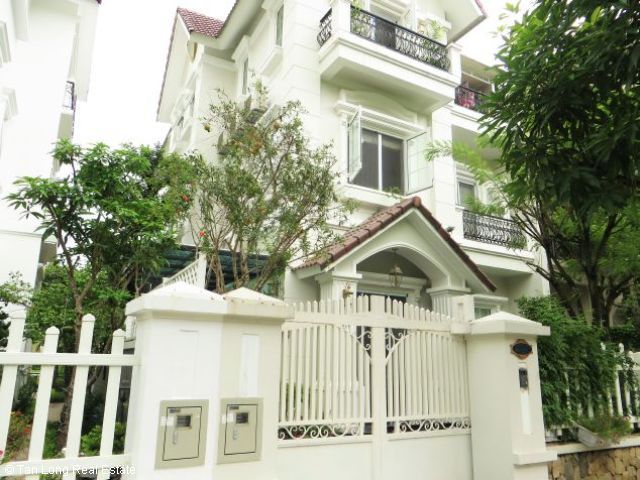 4 bedrooms Villa in Long Bien, Vietnam No. 3914