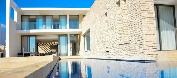 5 bedrooms Villa in Agios Georgios, Cyprus No. 32215 7
