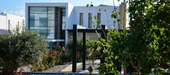 5 bedrooms Villa in Agios Georgios, Cyprus No. 32215 2