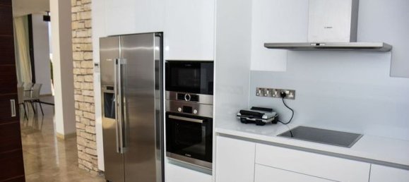 5 bedrooms Villa in Agios Georgios, Cyprus No. 32215 13