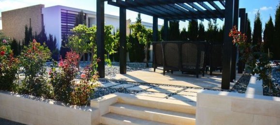 5 bedrooms Villa in Agios Georgios, Cyprus No. 32215 19