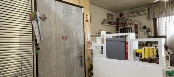 2 rooms Apartment in Scandicci, Italy No. 75899 2