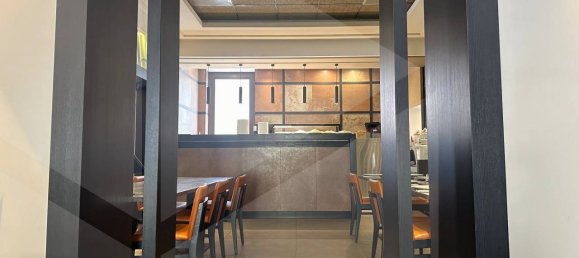 250m² Commercial property in Avezzano, Italy No. 18680 3