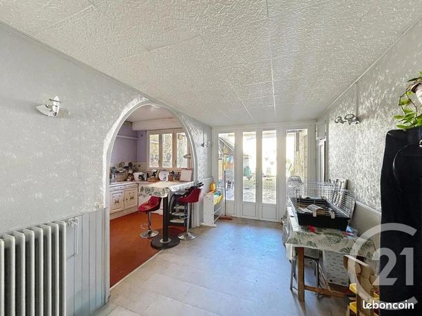 Casa de 5 dormitorios en Villeneuve-sur-Yonne, France No. 301700