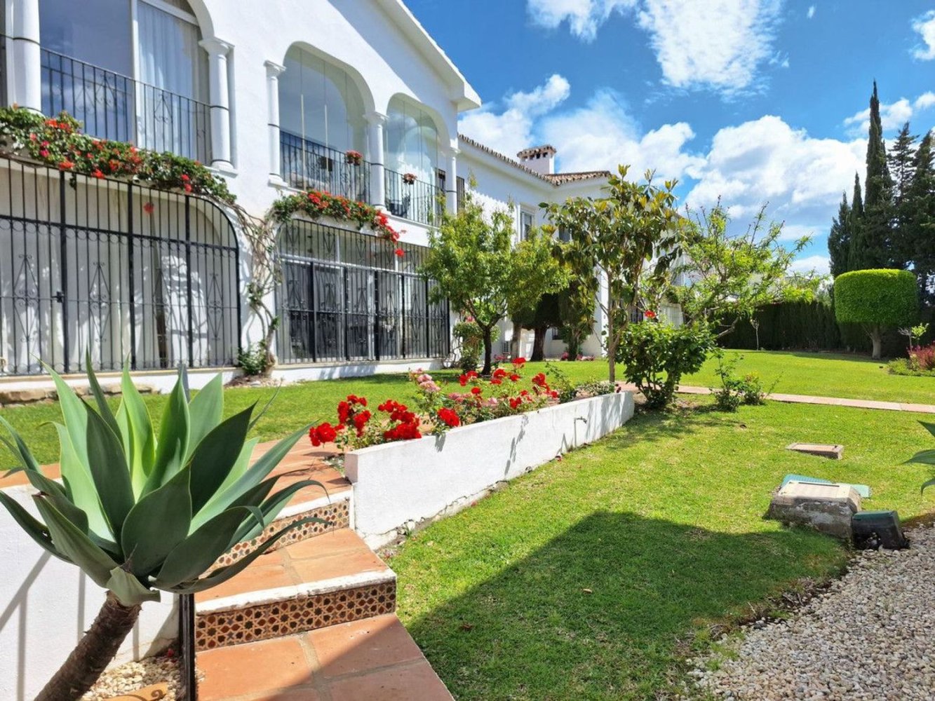 Квартира с 2 спальнями в Эстепона, Испания № 141566