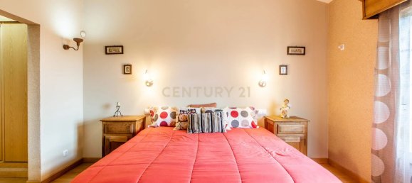 3 bedrooms House in Faro, Portugal No. 122306 9