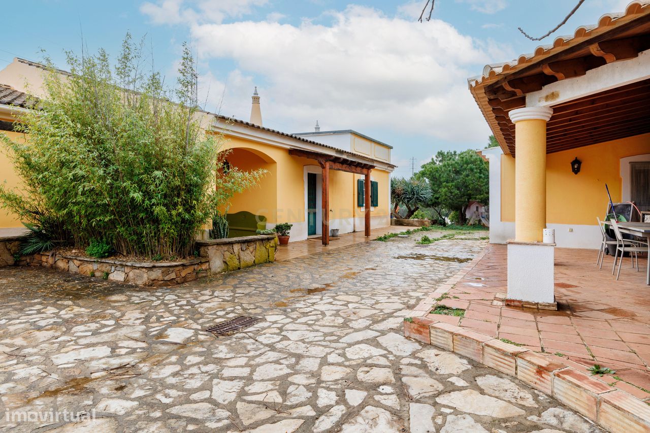 3 bedrooms House in Faro, Portugal No. 122306