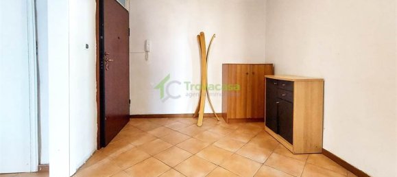 2 bedrooms Apartment in Modena, Italy No. 215623 9
