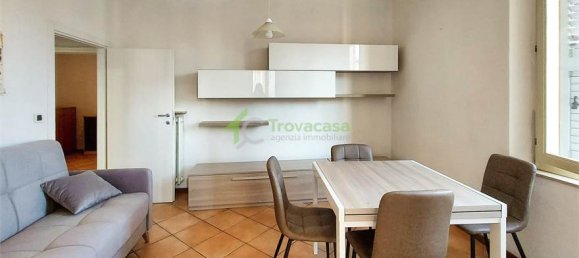 2 bedrooms Apartment in Modena, Italy No. 215623 3