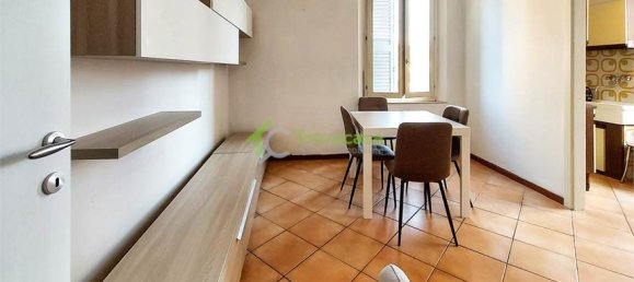 2 bedrooms Apartment in Modena, Italy No. 215623 4