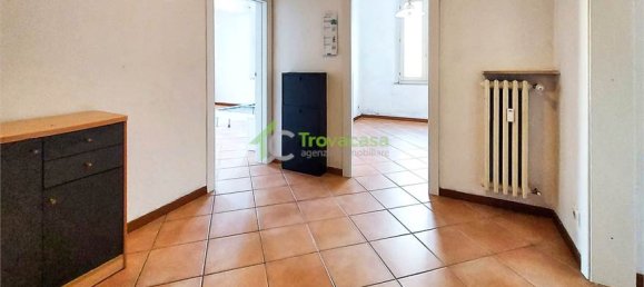 2 bedrooms Apartment in Modena, Italy No. 215623 8