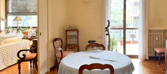 Apartamento de 5 habitaciónes en Monza, Italy No. 160703 2