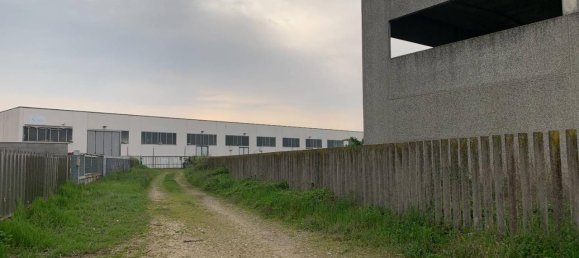 1 room Land in Romentino, Italy No. 33095 4