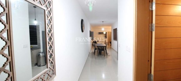 2 bedrooms Apartment in Sliema, Malta No. 6750 6