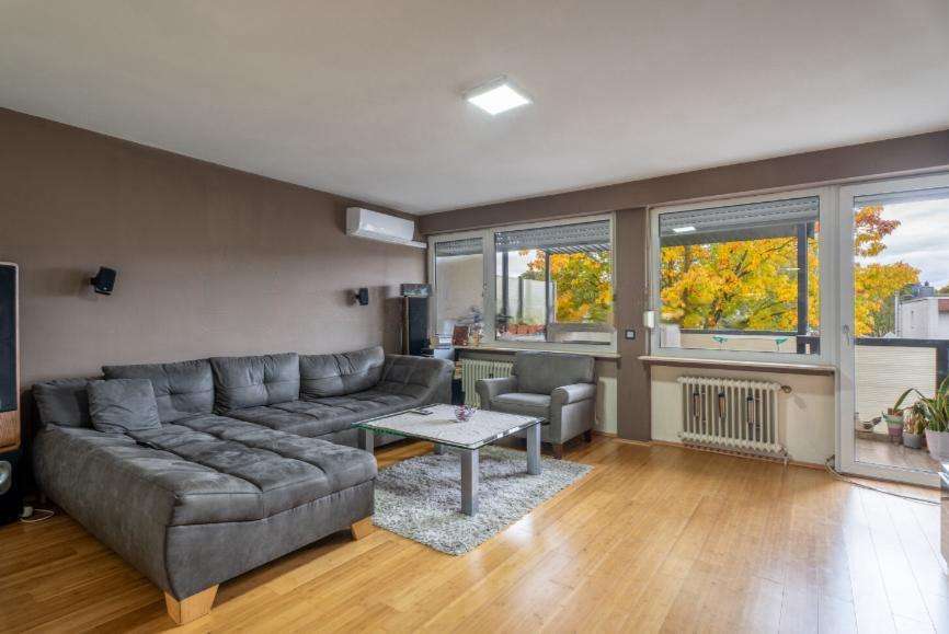 Moradia em banda T3 em Rhein-Erft, Germany N.º 313662