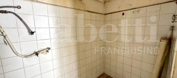 2 bedrooms Apartment in Turin, Italy No. 314517 6