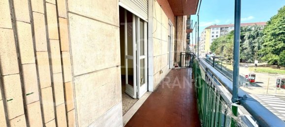 2 bedrooms Apartment in Turin, Italy No. 314517 8