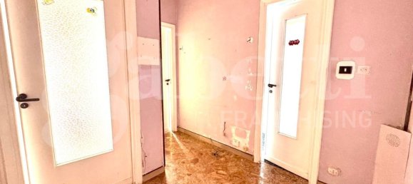 2 bedrooms Apartment in Turin, Italy No. 314517 18