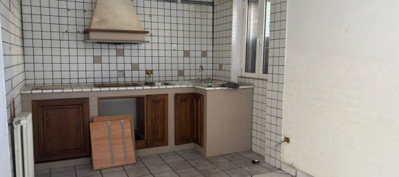 Villa de 5 dormitorios en Taranto, Italy No. 374941 2