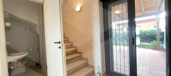 Дом с 4 комнатами в Манфредония, Италия № 20709 13