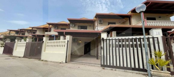 Дом с 4 комнатами в Манфредония, Италия № 20709 3