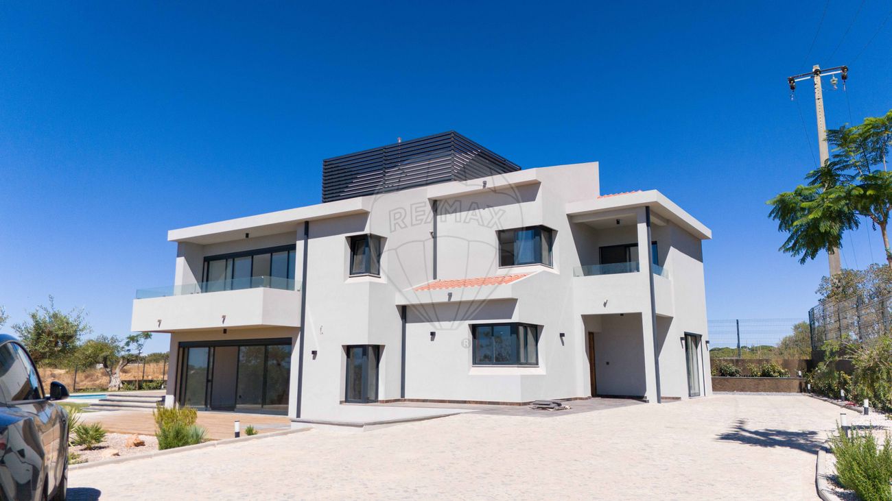 5 bedrooms House in Quarteira, Portugal No. 33064