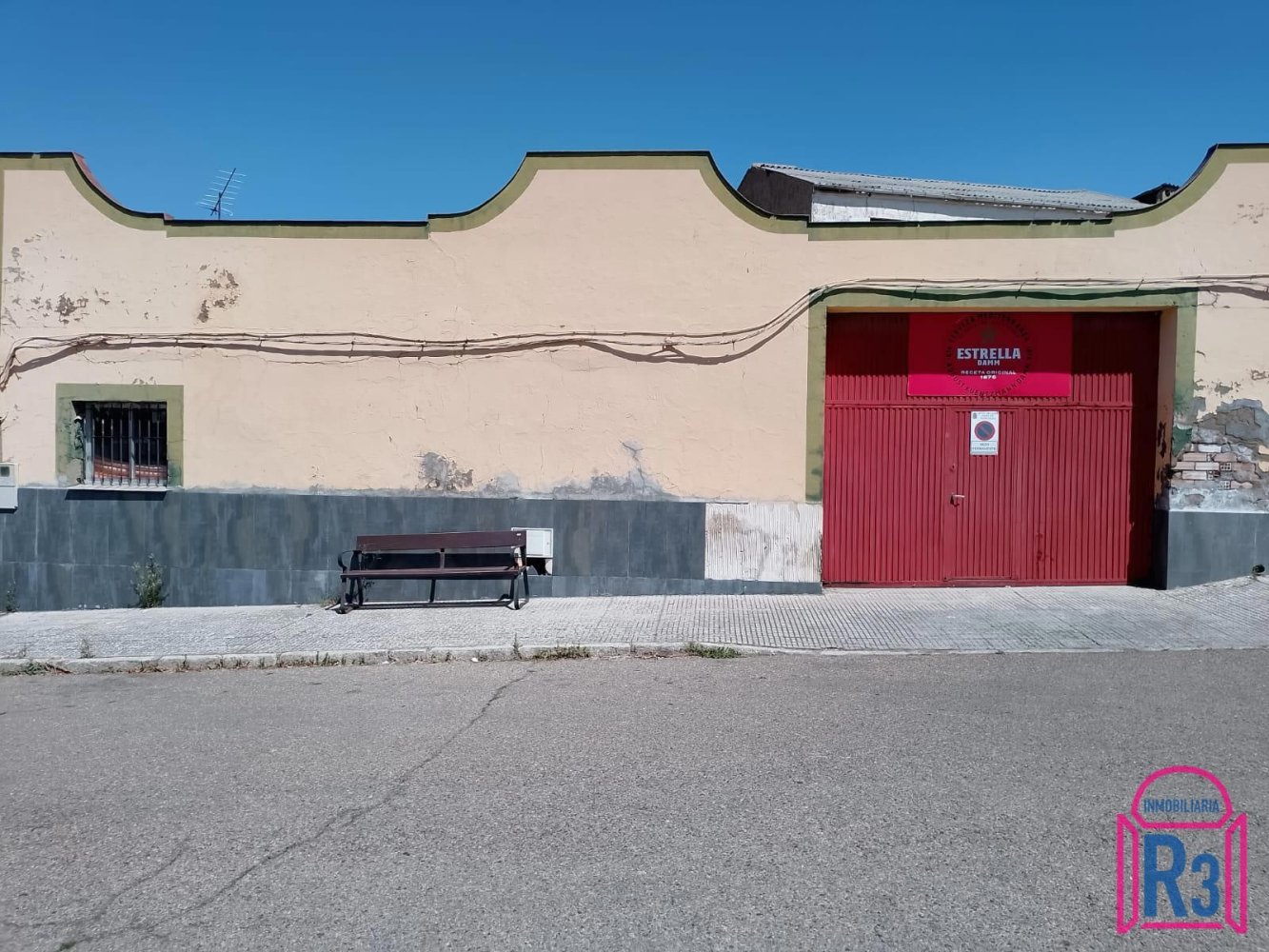 252m² Warehouse in Leon, Spain No. 189745