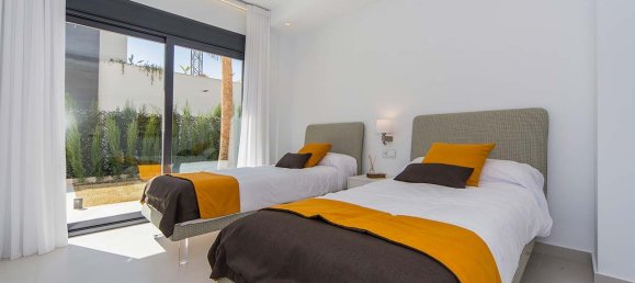 4 bedrooms Villa in San Miguel de Salinas, Spain No. 6335 20