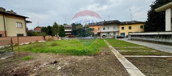 2000m² Land in Brescello, Italy No. 277713 5