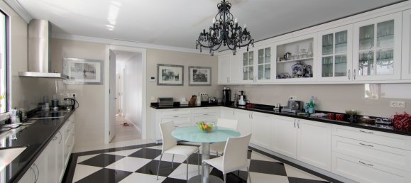 7 bedrooms Villa in Marbella, Spain No. 640 26