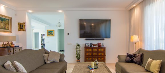 7 bedrooms Villa in Marbella, Spain No. 640 13