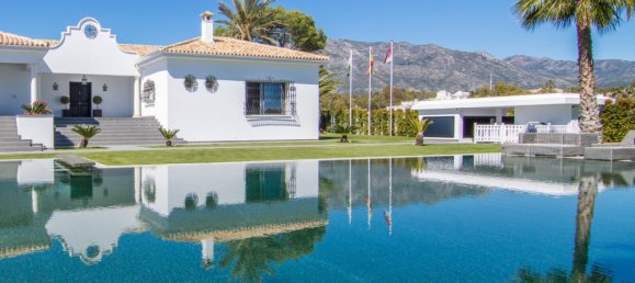 7 bedrooms Villa in Marbella, Spain No. 640 4