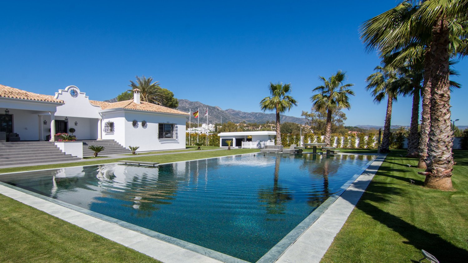 7 bedrooms Villa in Marbella, Spain No. 640