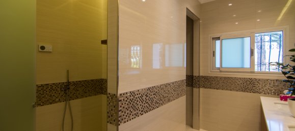 7 bedrooms Villa in Marbella, Spain No. 640 22