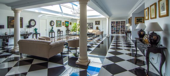 7 bedrooms Villa in Marbella, Spain No. 640 14