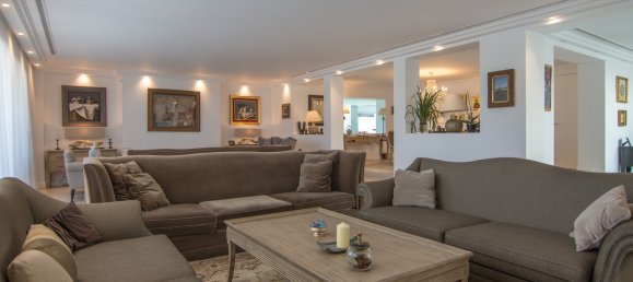 7 bedrooms Villa in Marbella, Spain No. 640 12