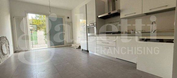 5 Schlafzimmer Haus in Pontedera, Italy, Nr. 274010 12