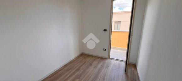 2 Schlafzimmer Wohnung in Palermo, Italy, Nr. 300035 19