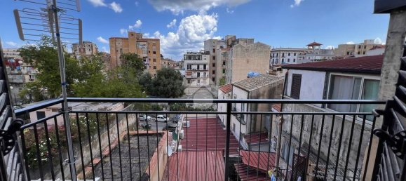 2 Schlafzimmer Wohnung in Palermo, Italy, Nr. 300035 16