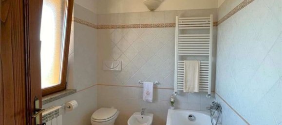 Квартира с 5 комнатами в Лучиньяно, Италия № 66142 8