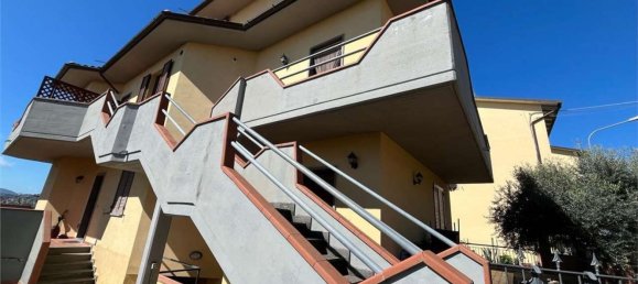 Квартира с 5 комнатами в Лучиньяно, Италия № 66142 5