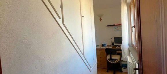 Квартира с 5 комнатами в Лучиньяно, Италия № 66142 22