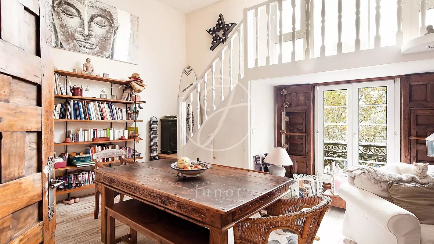 Apartamento de 3 dormitorios en Paris, France No. 178981