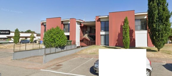 89m² Commercial property in Villanterio, Italy No. 125229 3