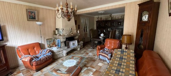 Дом с 4 спальнями в Локоаль-Мандон, Франция № 202098 3