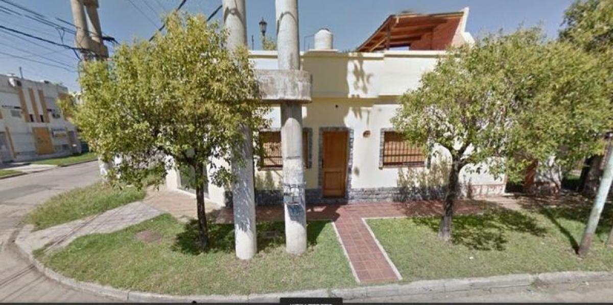 2 bedrooms House in Moron, Argentina No. 65543