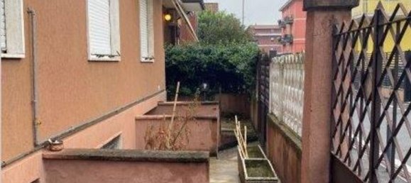 4 rooms Apartment in Settimo Milanese, Italy No. 4603 4