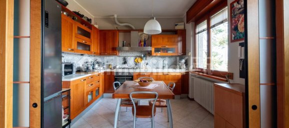 Villa de 3 dormitorios en Ranco, Italy No. 126133 18