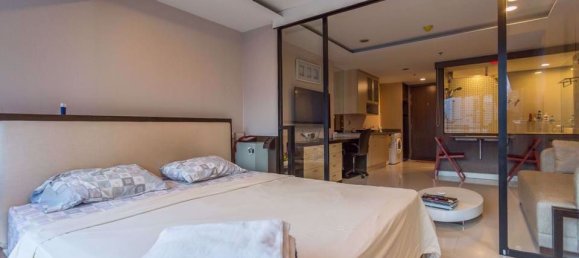 Studio in the Condo in Watthana, Thailand No. 10070 8